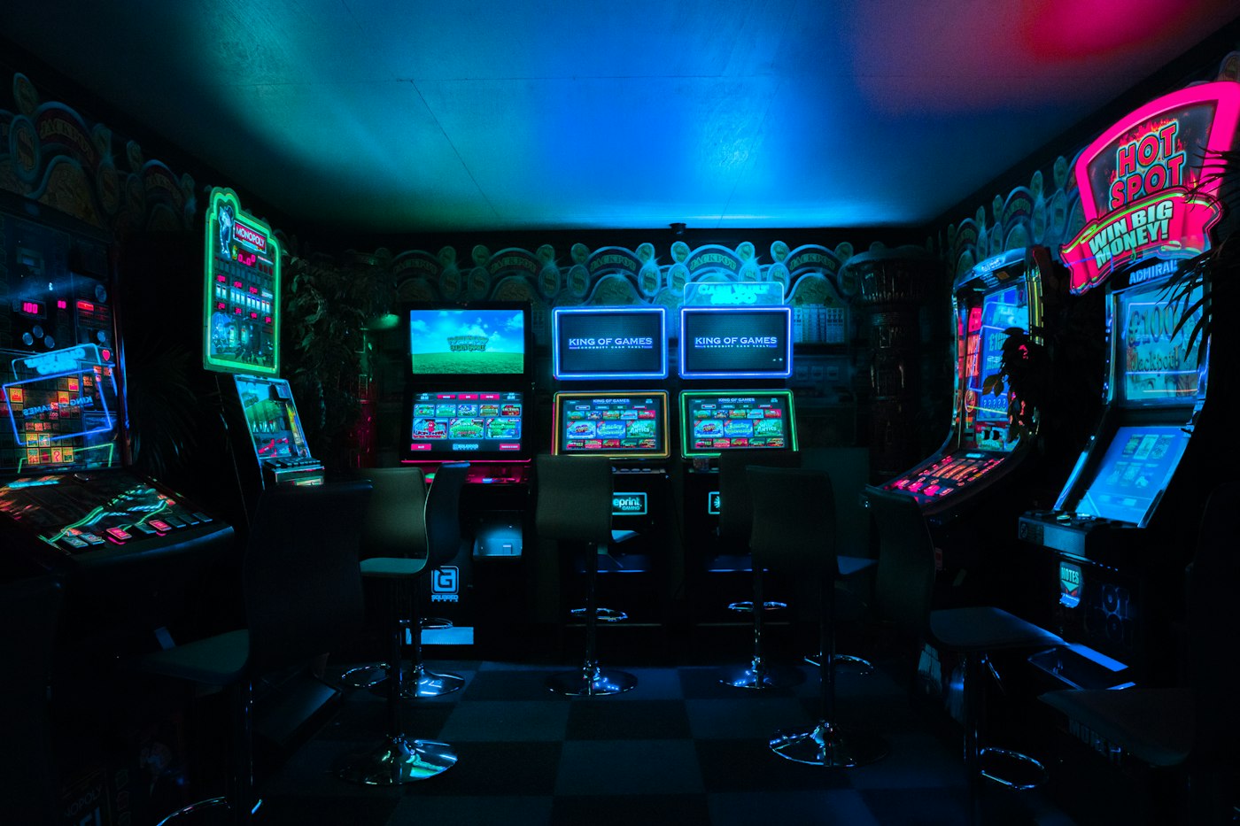 good good — online gaming setup with neon lights